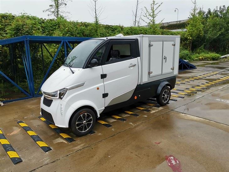 EEC COC China Mini furgão elétrico Refrigeração Veículo de carga Carro de quatro rodas J2P